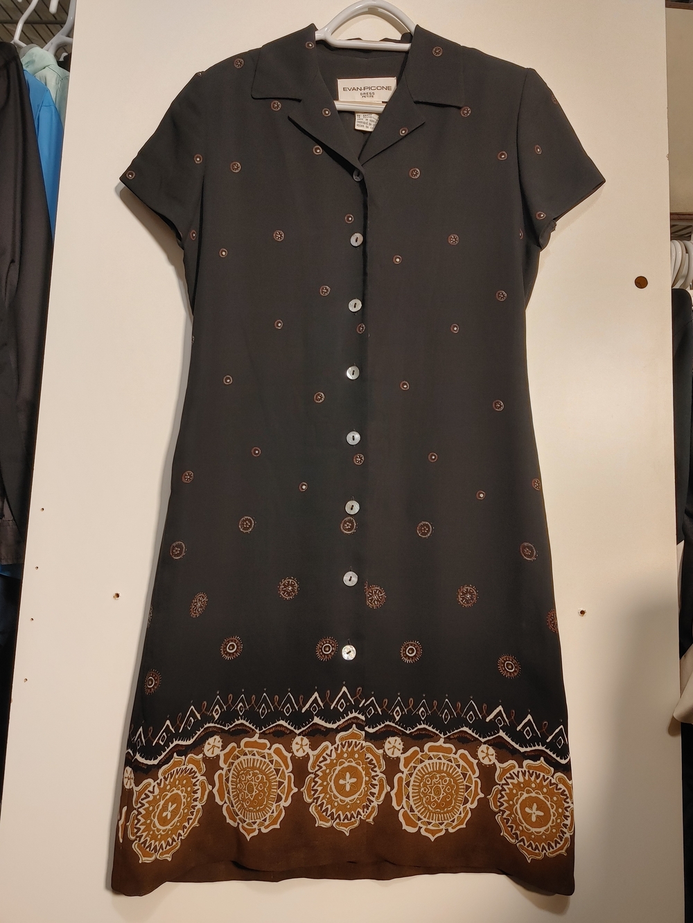 Evan Picone Black Short-Sleeve Button-Front Dress with Brown and Cream Border
